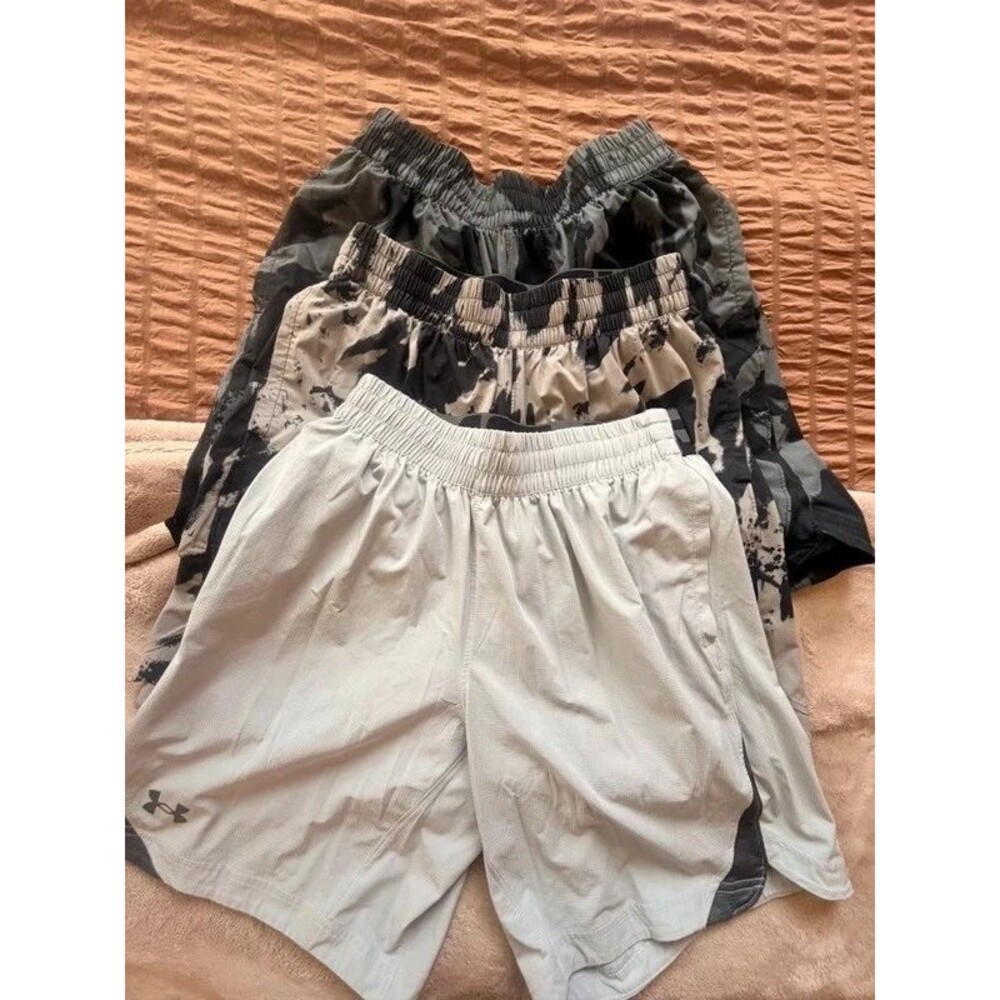 Under Armour Short Bundle Size M